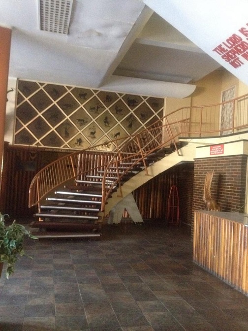 at_hot_royal_hotel_staircase.jpg