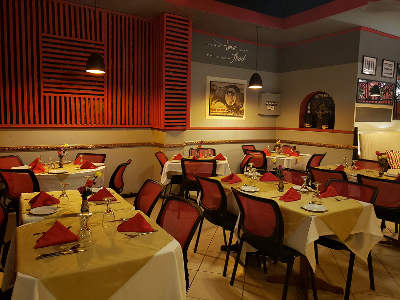 at_hot_selb_dining_red
