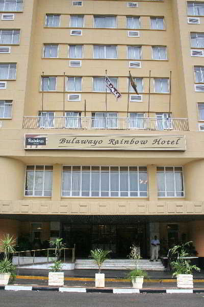 at_hot_vic_southernsun_pot_plants