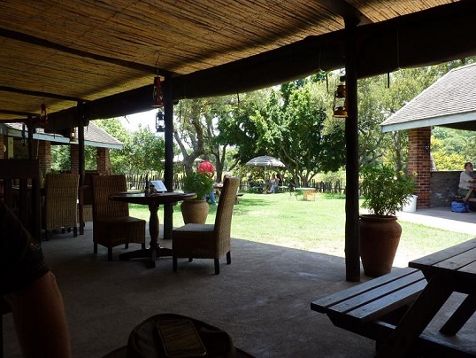 dam_hill_dam_tearoom_verandah.jpg