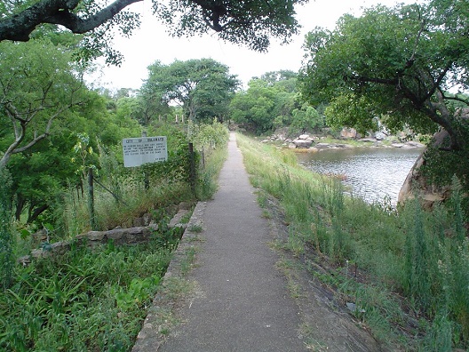 dam_hill_dam_wall_sign.jpg