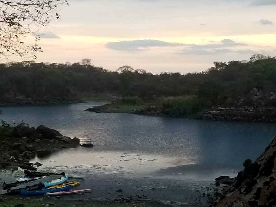 dam_hill_2020_canoes_evening