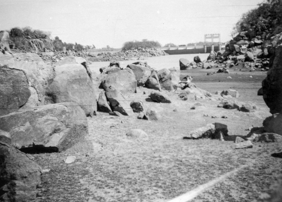 dam_kh_1942_rocks_KLambie045