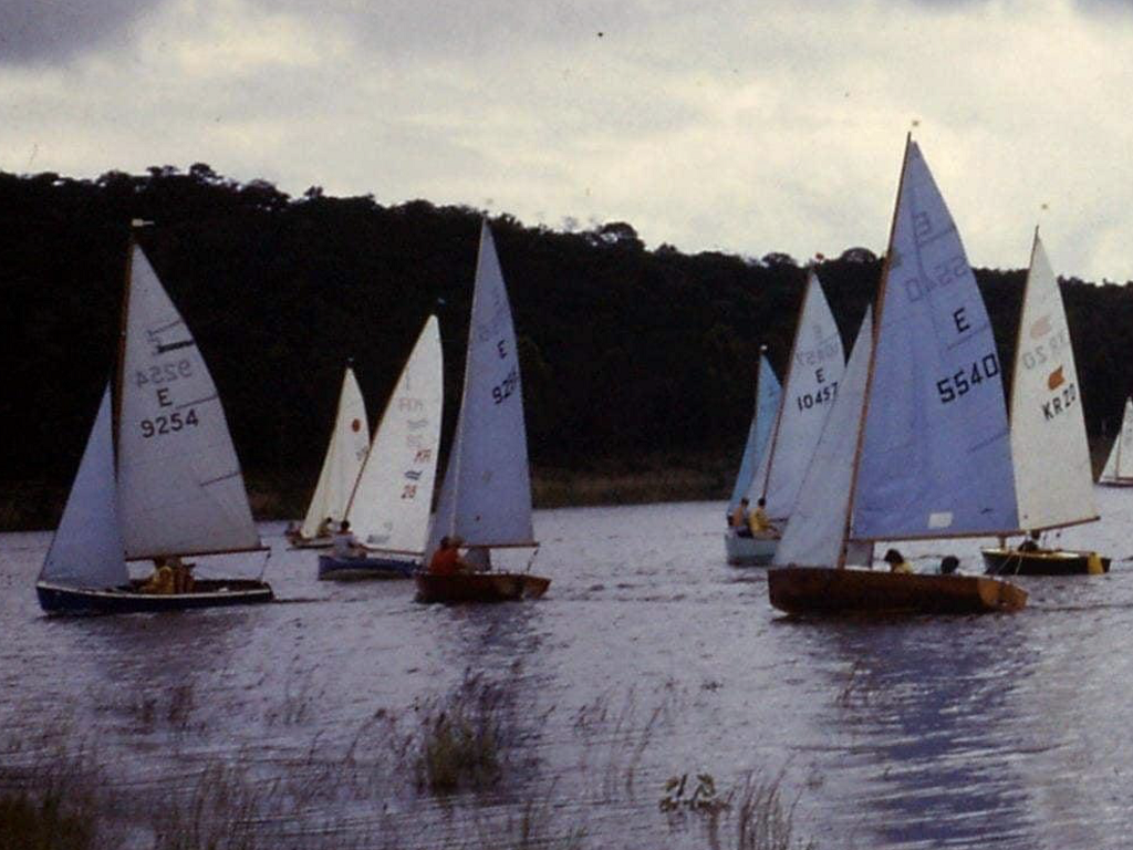 dam_mat_sailing_yacht_e9254