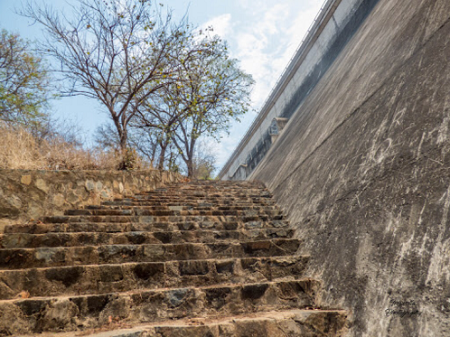dam_ncem_upper_wall_stairs.PNG