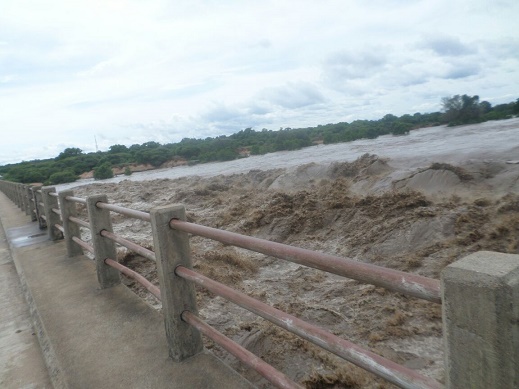 dam_umz_flood_water_bridge.jpg