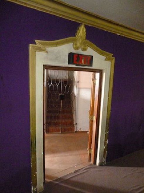 at_mov_pal_palace_theatre_exit_door.jpg