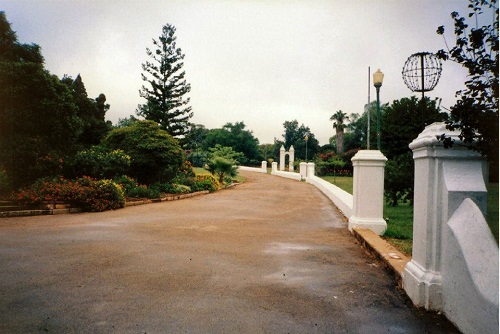 cp_gard_centp_park_walkway.jpg
