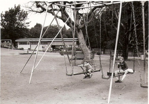 cp_play_centp_swings_park_1962.jpg