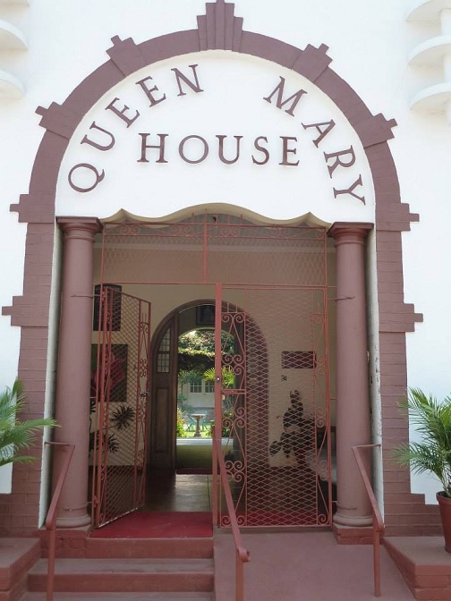 at_oah_qm_ret_queen_mary_house_front_door.JPG
