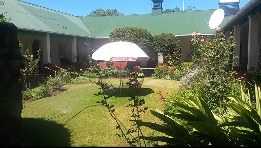 at_oah_qm_ret_queen_mary_house_umbrella.PNG