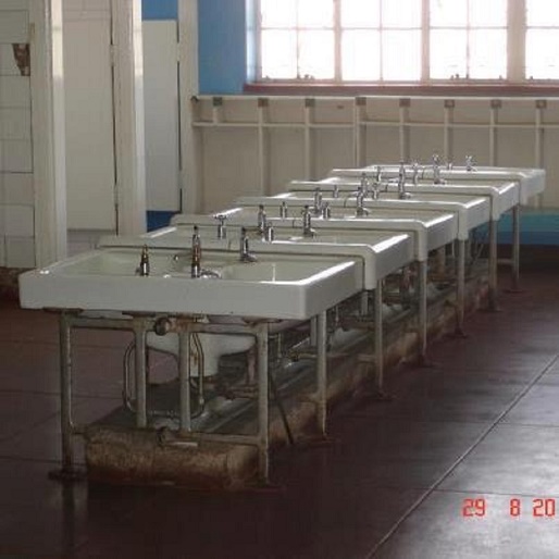 sch_jun_stgab_wash_basins.JPG