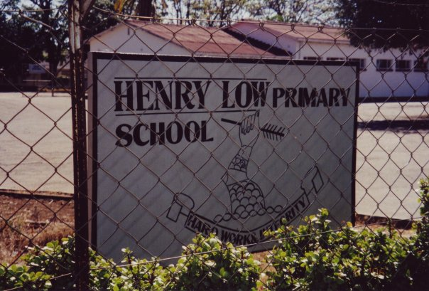 sch_sign_henry_low_primary