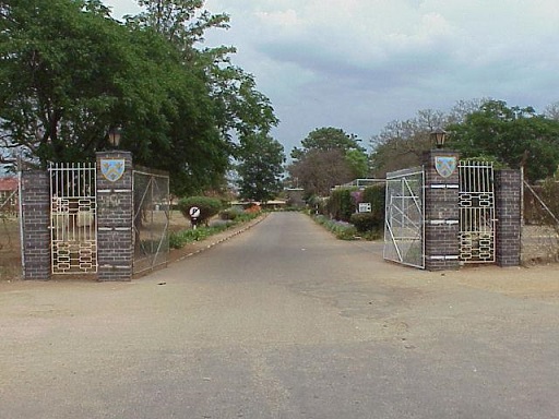 sch_sign_gifford_gates.jpg