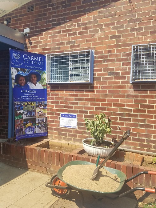 sch_jun_carm_60years_time_capsule_prep