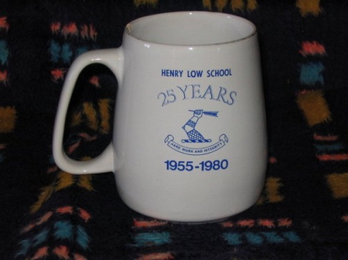 sch_jun_henl_mug_25years