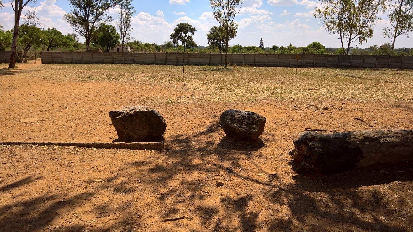 sch_jun_lochview_playground_rocks