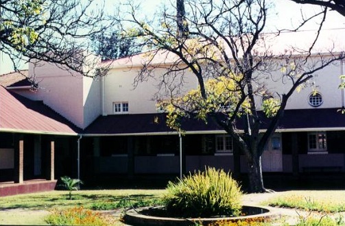 sch_oth_plum_quadrangle_c1972.jpg