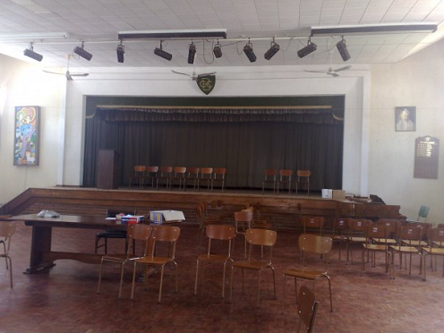 sch_sen_cbc_hall_stage.bmp