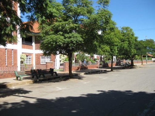 sch_sen_conv_street_benches.jpg