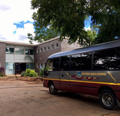sch_sen_giff_bus.JPG
