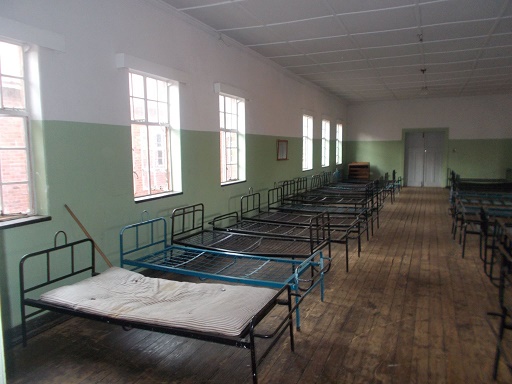 sch_sen_giff_dorm_beds.JPG