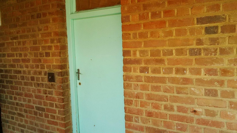 sch_sen_giff_neman_house_door_green