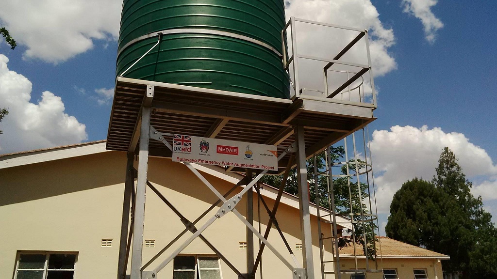 sch_sen_giff_water_tank_stand