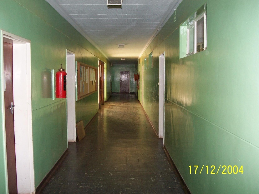 sch_sen_ham_2004_passage_fireextinguisher