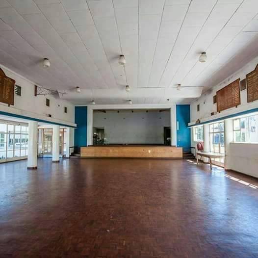 sch_sen_ham_hall_empty