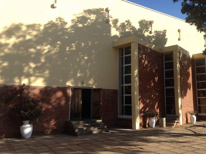 sch_sen_ham_hall_side