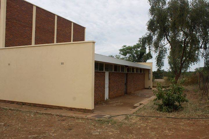 sch_sen_ham_hall_wall