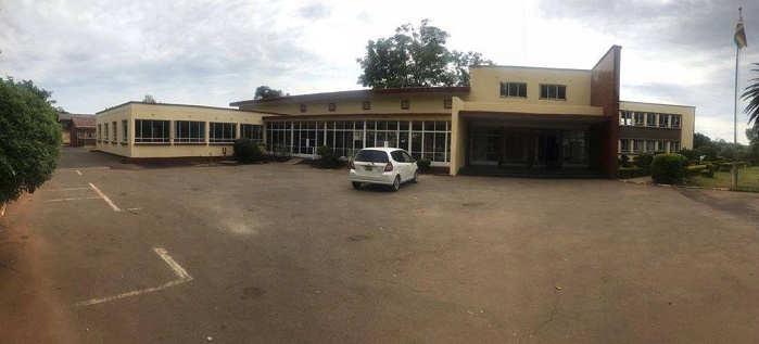 sch_sen_ham_parking_hall